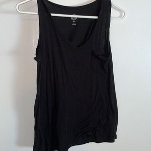Women’s Black size XS oversized tank top with front pocket
